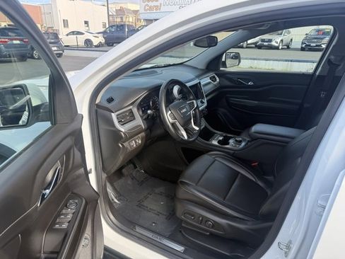 Used 2023 GMC Acadia SLT image 9