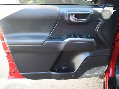 Used 2023 Toyota Tacoma TRD Sport image 13