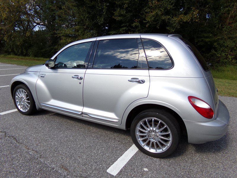 Used 2008 Chrysler PT Cruiser Touring FWD image 9
