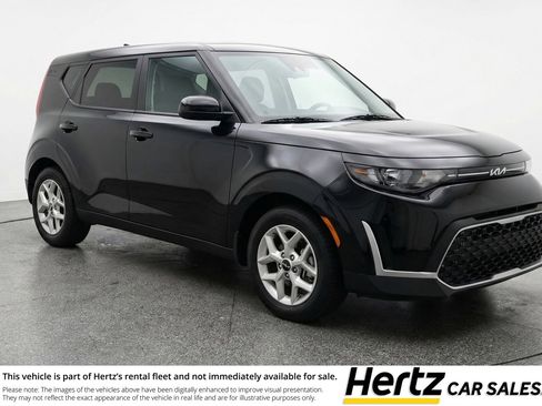 Used 2025 Kia Soul LX w/ LX Technology Package FWD image 1