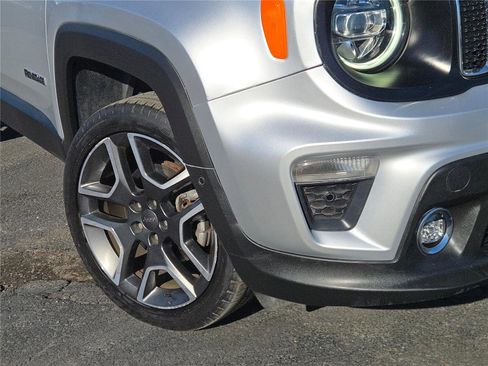 Used 2021 Jeep Renegade Latitude w/ Luxury Group I image 3