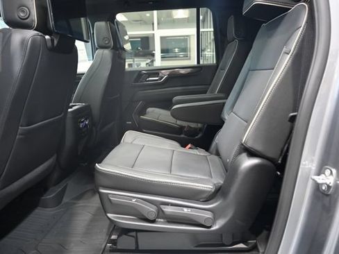 New 2026 GMC Yukon XL Elevation w/ Elevation Premium Package AWD/4WD image 11