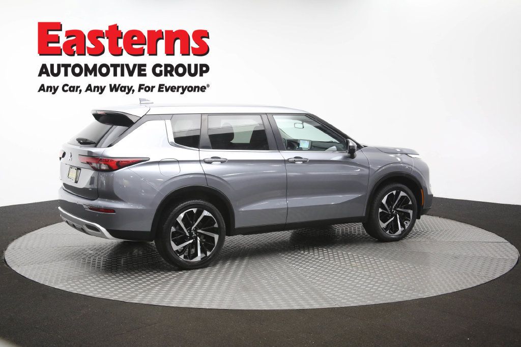 Used 2024 Mitsubishi Outlander SE FWD image 43