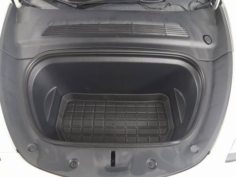 Used 2021 Tesla Model Y Long Range image 19