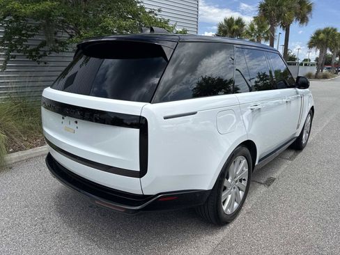 Used 2025 Land Rover Range Rover SE AWD/4WD image 6