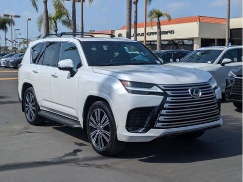 New 2026 Lexus LX 600 4WD w/ Luxury Package image 3