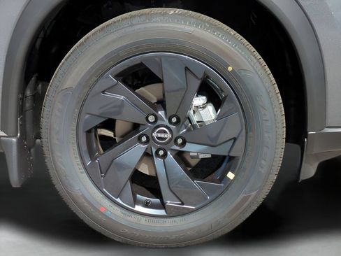 Certified 2026 Nissan Rogue SV FWD image 53