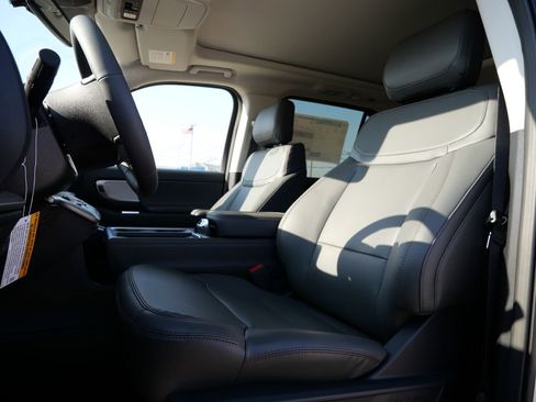 New 2025 Ford Expedition Active AWD/4WD image 19