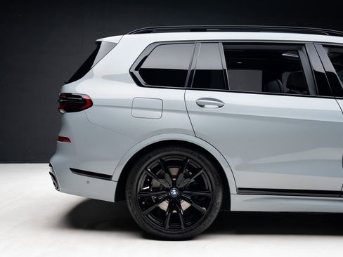 Used 2024 BMW X7 xDrive40i w/ Executive Package AWD/4WD image 37