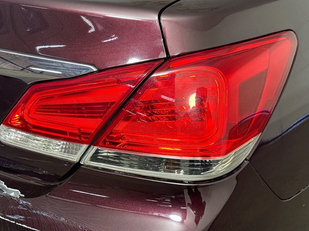 Used 2012 Toyota Avalon Limited FWD image 31