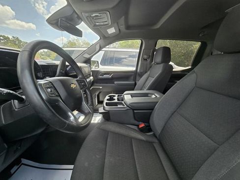 Used 2025 Chevrolet Silverado 1500 LT AWD/4WD image 11