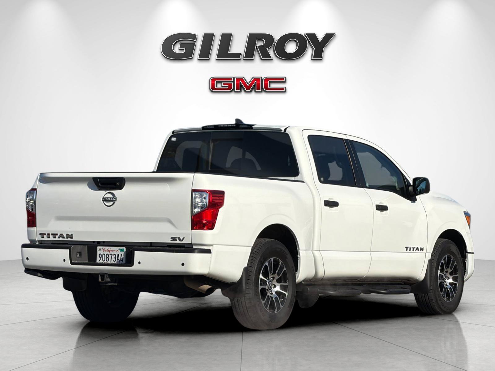 Used 2024 Nissan Titan SV w/ SV Convenience Package RWD image 3