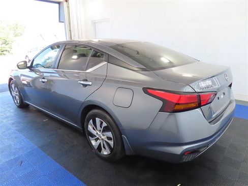 Used 2024 Nissan Altima 2.5 S FWD image 6