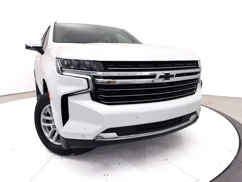 Used 2022 Chevrolet Tahoe LT w/ Luxury Package AWD/4WD image 7