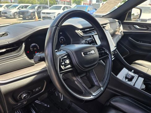 Used 2022 Jeep Grand Cherokee L Overland w/ Luxury Tech Group IV AWD/4WD image 13