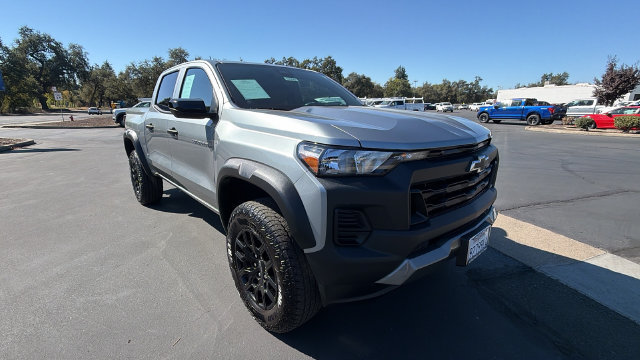 Used 2026 Chevrolet Colorado Trail Boss AWD/4WD image 2