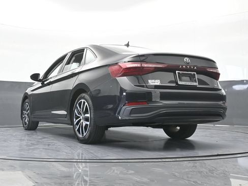 Used 2025 Volkswagen Jetta SE FWD image 55