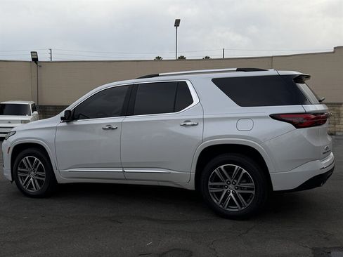 Used 2023 Chevrolet Traverse High Country AWD/4WD image 11