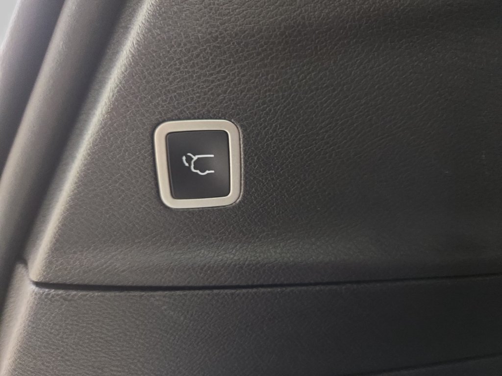Used 2026 Chrysler Pacifica Select FWD image 17