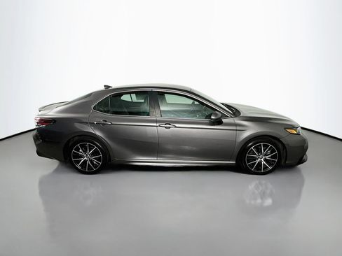 Used 2021 Toyota Camry SE FWD image 8