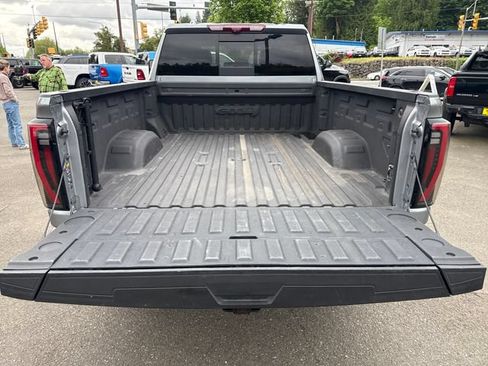 Used 2024 GMC Sierra 2500 AT4 w/ AT4 Premium Plus Package AWD/4WD image 12