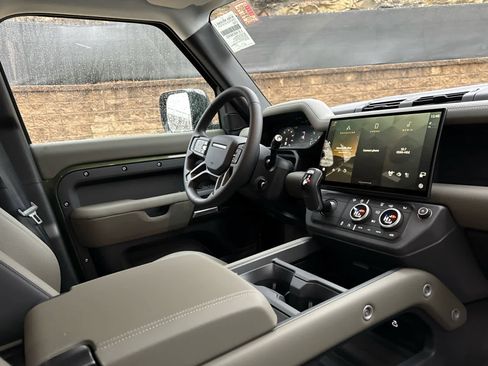 Used 2026 Land Rover Defender 110 S image 8