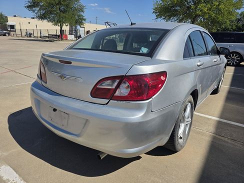 Used 2010 Chrysler Sebring Touring FWD image 34
