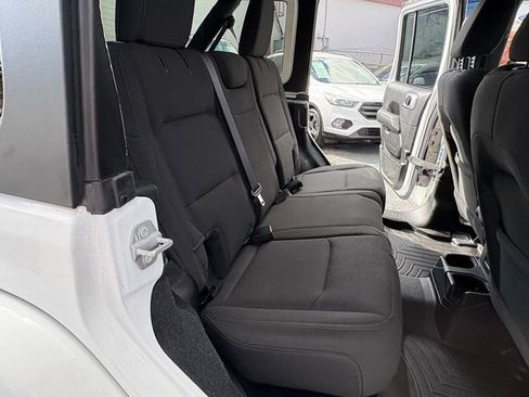 Used 2018 Jeep Wrangler Unlimited Sahara AWD/4WD image 21