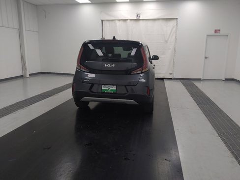 Used 2023 Kia Soul LX image 7