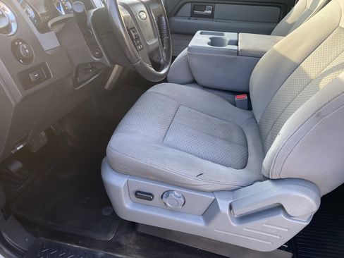 Used 2014 Ford F150 XLT w/ XLT Chrome Package image 9