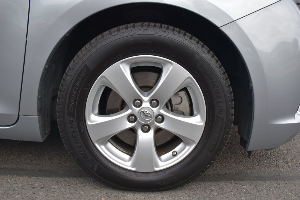 Certified 2016 Toyota Sienna LE FWD image 26
