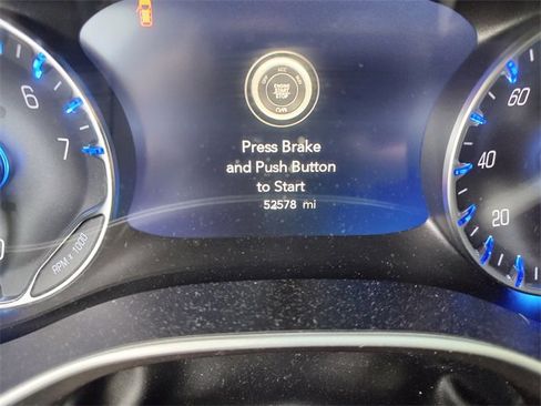 Certified 2024 Chrysler Pacifica Touring-L image 13