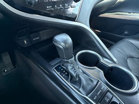 Used 2018 Toyota Camry XLE w/ Driver Assist Package image 25