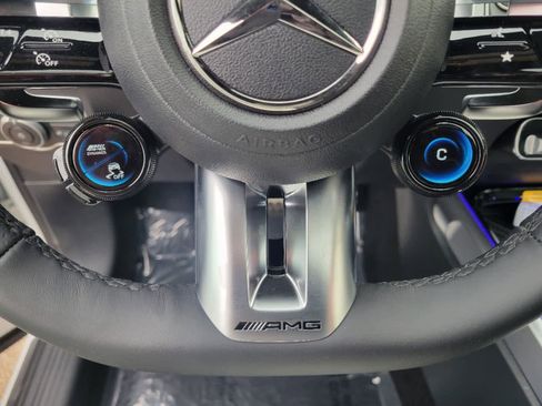 New 2025 Mercedes-Benz GLB 35 AMG 4MATIC image 6