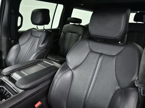 Used 2024 Jeep Wagoneer Series II RWD image 5
