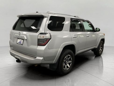 Used 2018 Toyota 4Runner SR5 AWD/4WD image 4