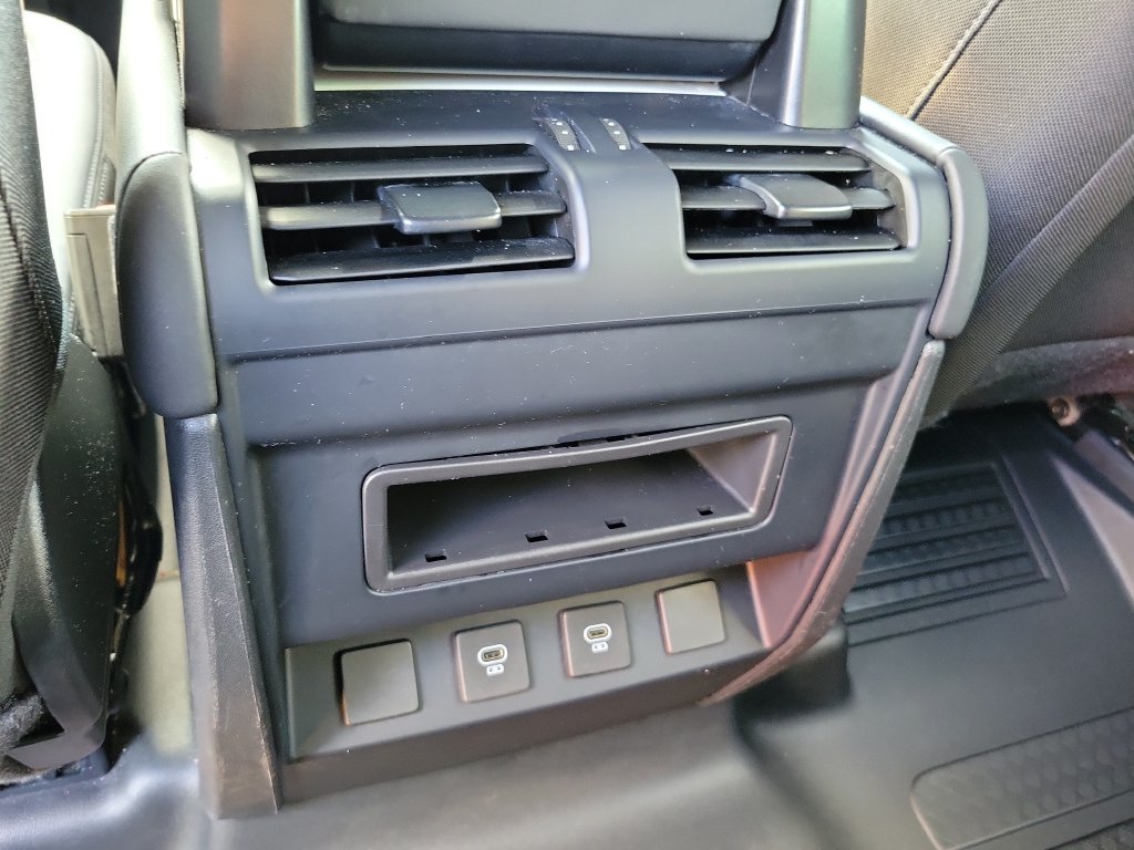 Used 2025 Land Rover Defender 110 S AWD/4WD image 18