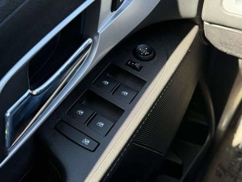 Used 2017 Chevrolet Equinox LT FWD image 16
