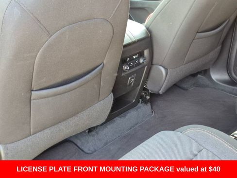 Used 2020 Chevrolet Traverse LT FWD image 27