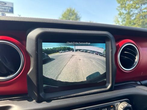 Used 2021 Jeep Wrangler Unlimited Rubicon AWD/4WD image 18