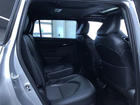 Certified 2025 Toyota Highlander XSE AWD/4WD image 21