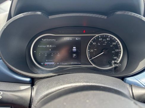 Used 2025 Nissan Versa SV FWD image 39