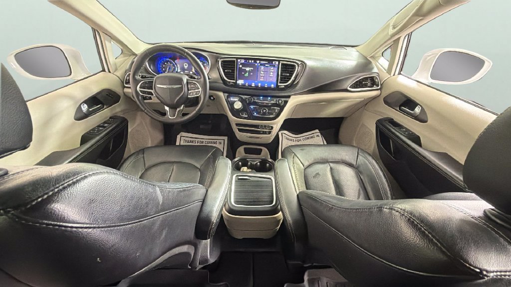 Used 2022 Chrysler Pacifica Touring-L FWD image 33