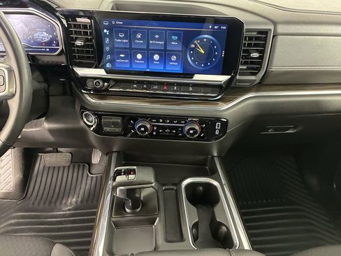 Used 2024 Chevrolet Silverado 1500 RST w/ Z71 Off-Road Package image 21