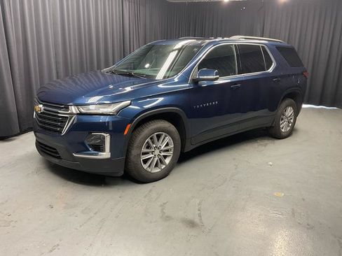 Used 2022 Chevrolet Traverse LT FWD image 3
