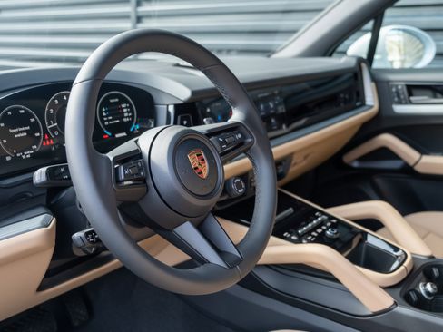 New 2026 Porsche Cayenne image 4