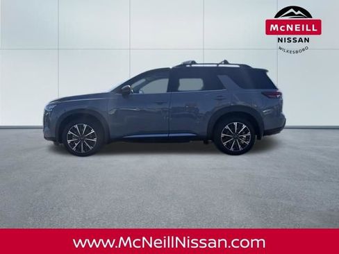 New 2026 Nissan Pathfinder Platinum image 4