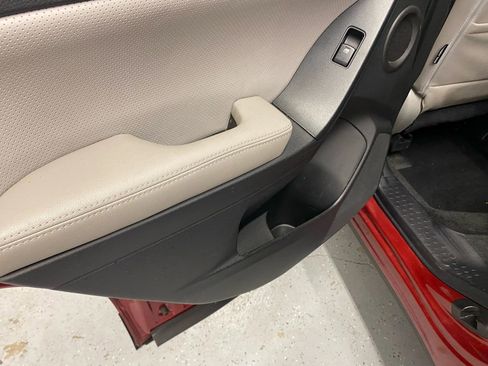 Used 2014 Subaru Forester 2.5i Touring image 32