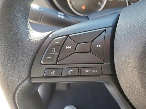 Used 2025 Nissan Versa S w/ Trunk Package image 18