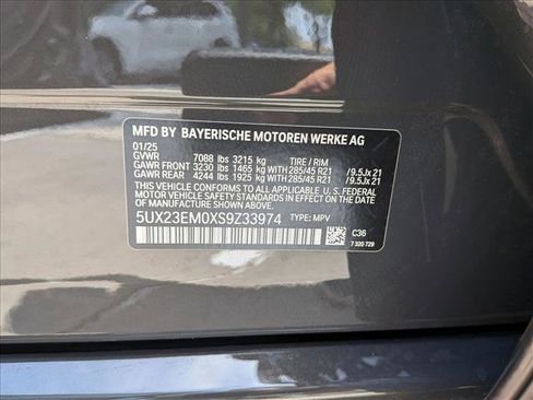 Certified 2025 BMW X7 xDrive40i w/ M Sport Package AWD/4WD image 27